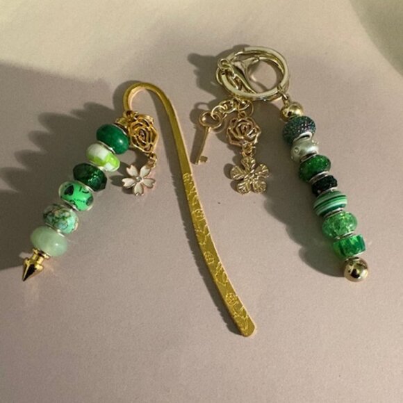 Matching beaded bookmark and keychain - Picture 1 of 1